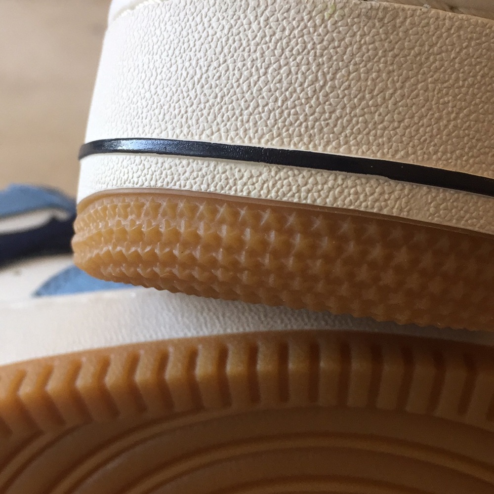 Nike Air Force One - Picture 9 of 15